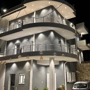 Noya Suites Sr